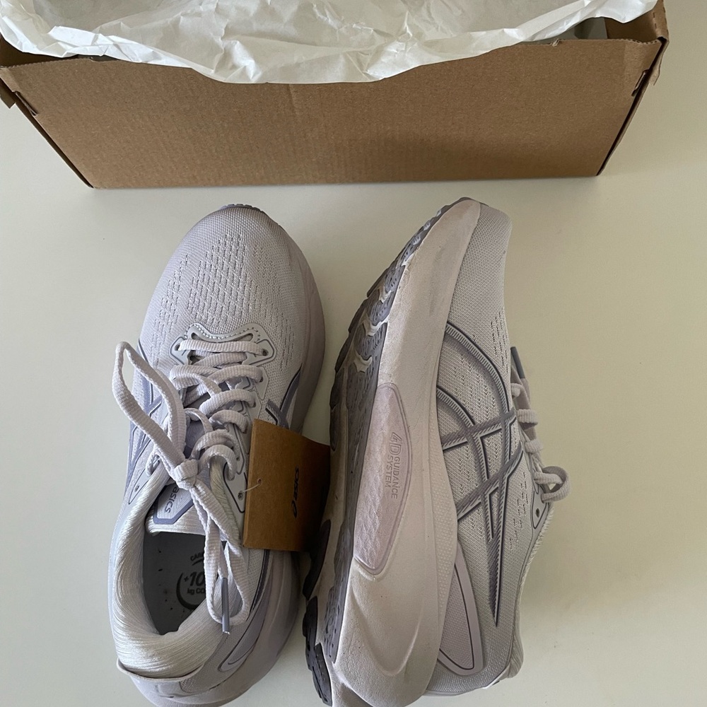 ASICS Gel Kayano 30 Size 5 Wide